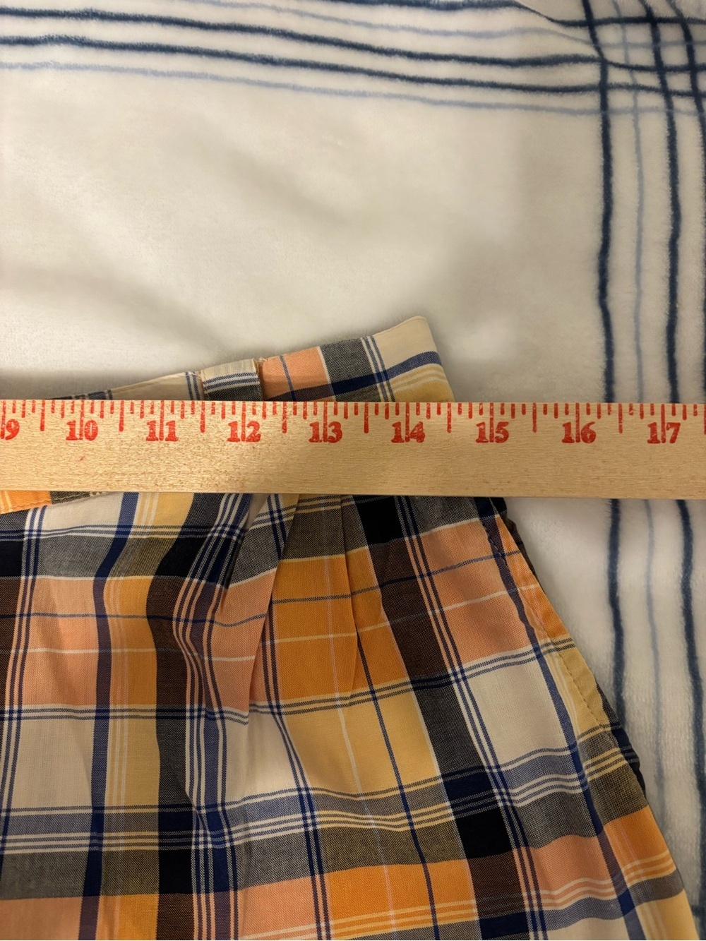 Liz Claiborne Liz Sport Petite 12 Plaid Cotton Shorts Orange Blue Pleated Casual - Picture 4 of 9